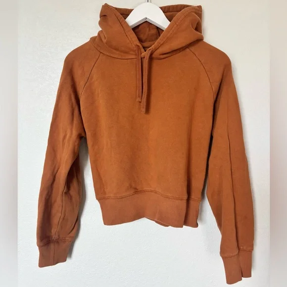 x Karla long-sleeve cropped plush hoodie in bronze Medium - Picture 2 of 5